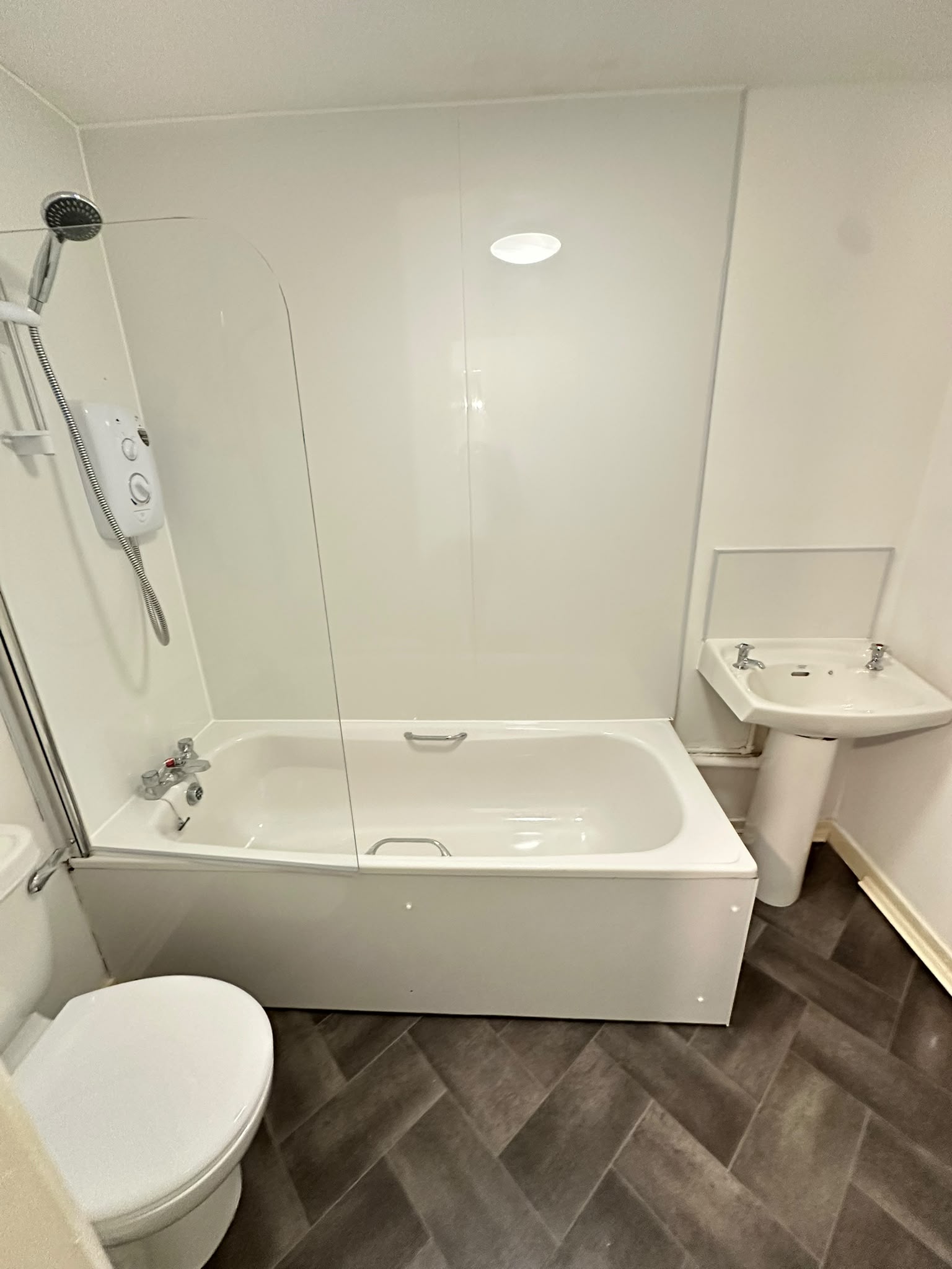 End of tenancy bathroom Edinburgh