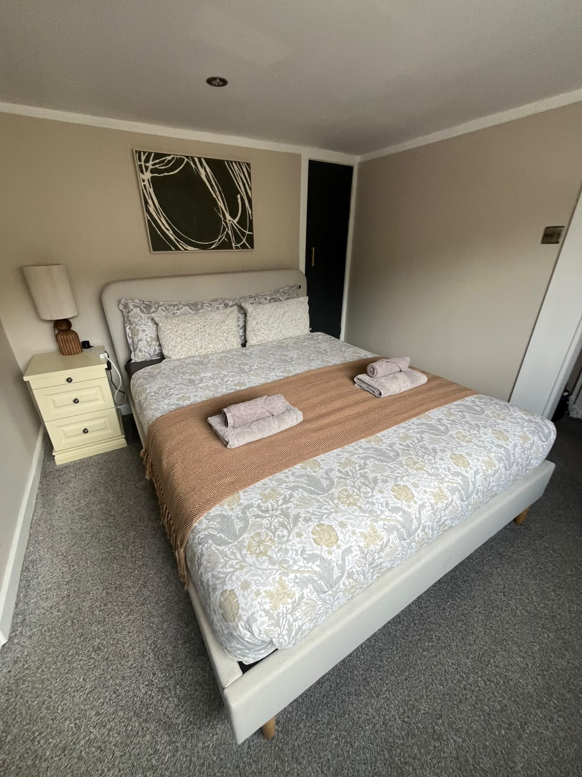 Airbnb turnover clean Edinburgh